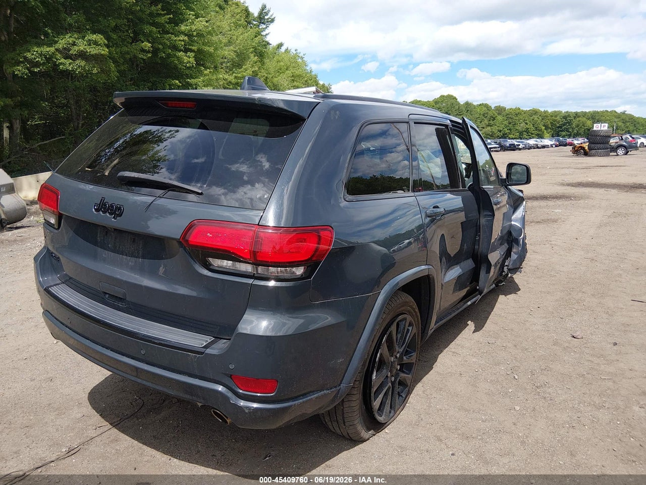 2017 JEEP GRAND CHEROKEE ALTITUDE 4X4 · 4/11