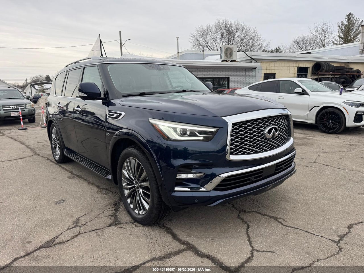JN8AZ2NE5K9****** · 2019 INFINITI QX80 LUXE