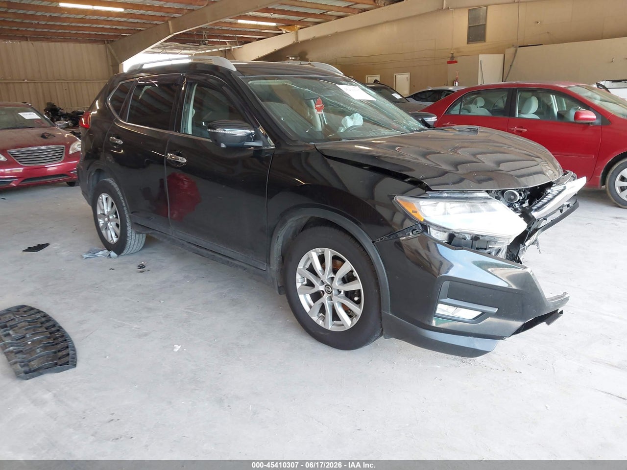 KNMAT2MT5HP****** · 2017 NISSAN ROGUE SV