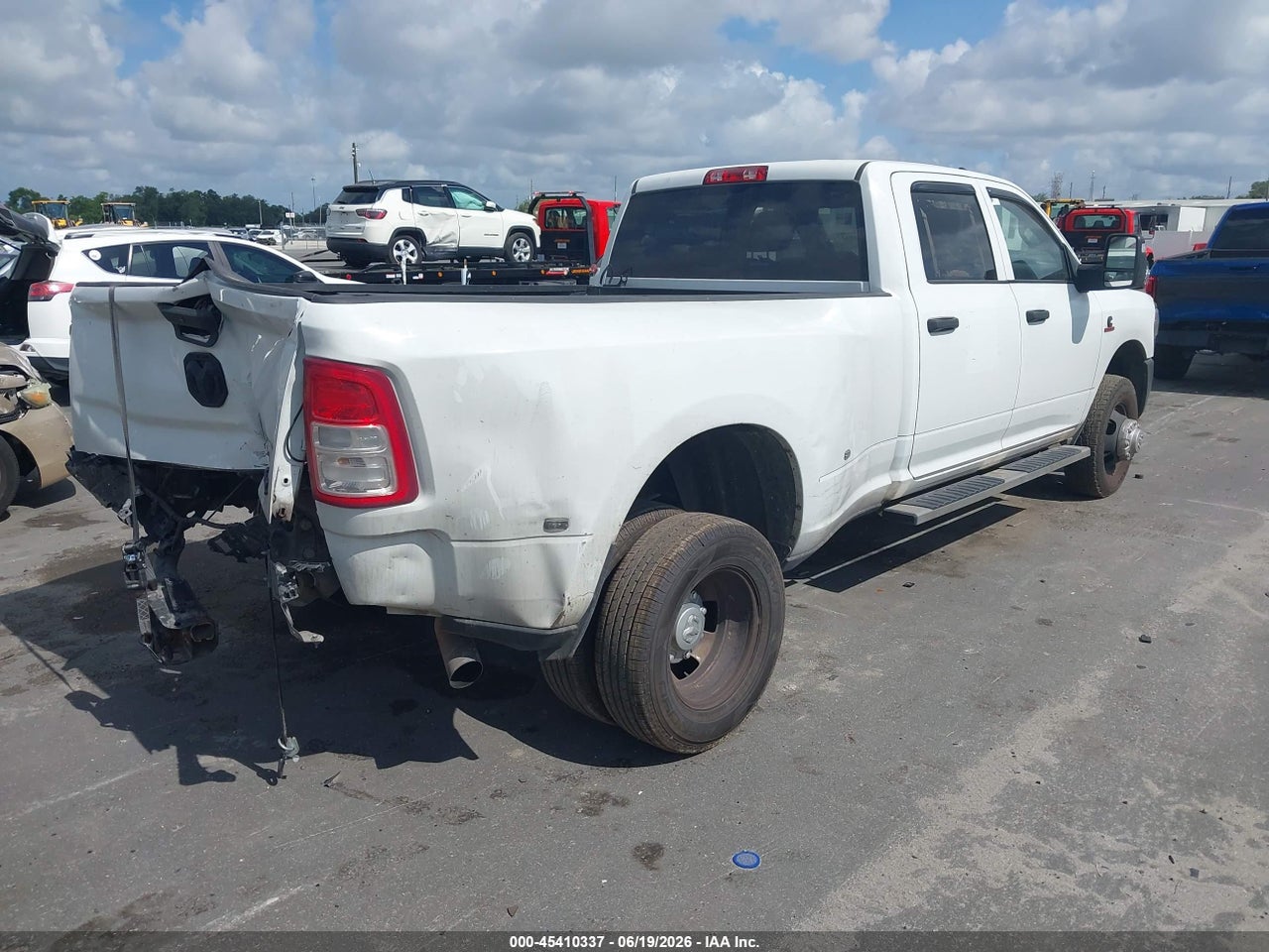 2024 RAM 3500 TRADESMAN  4X4 8' BOX · 4/11