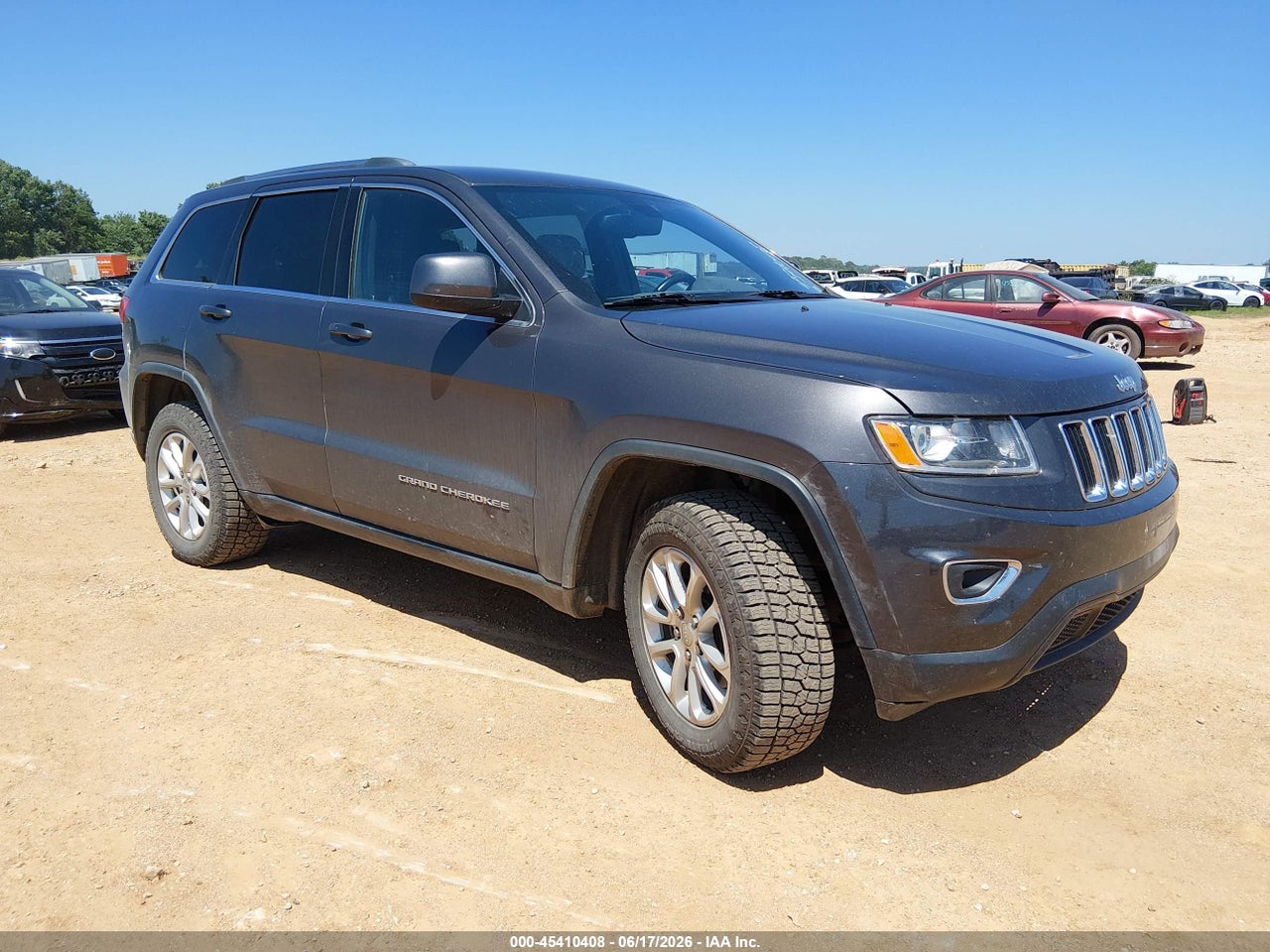 1C4RJFAG9FC****** · 2015 JEEP GRAND CHEROKEE LAREDO