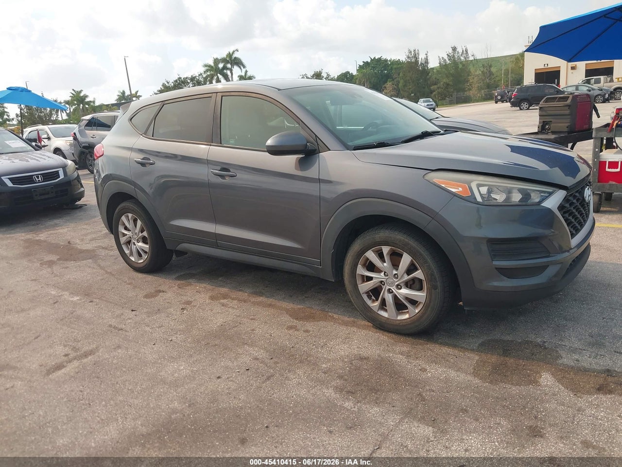 KM8J23A4XKU****** · 2019 HYUNDAI TUCSON SE