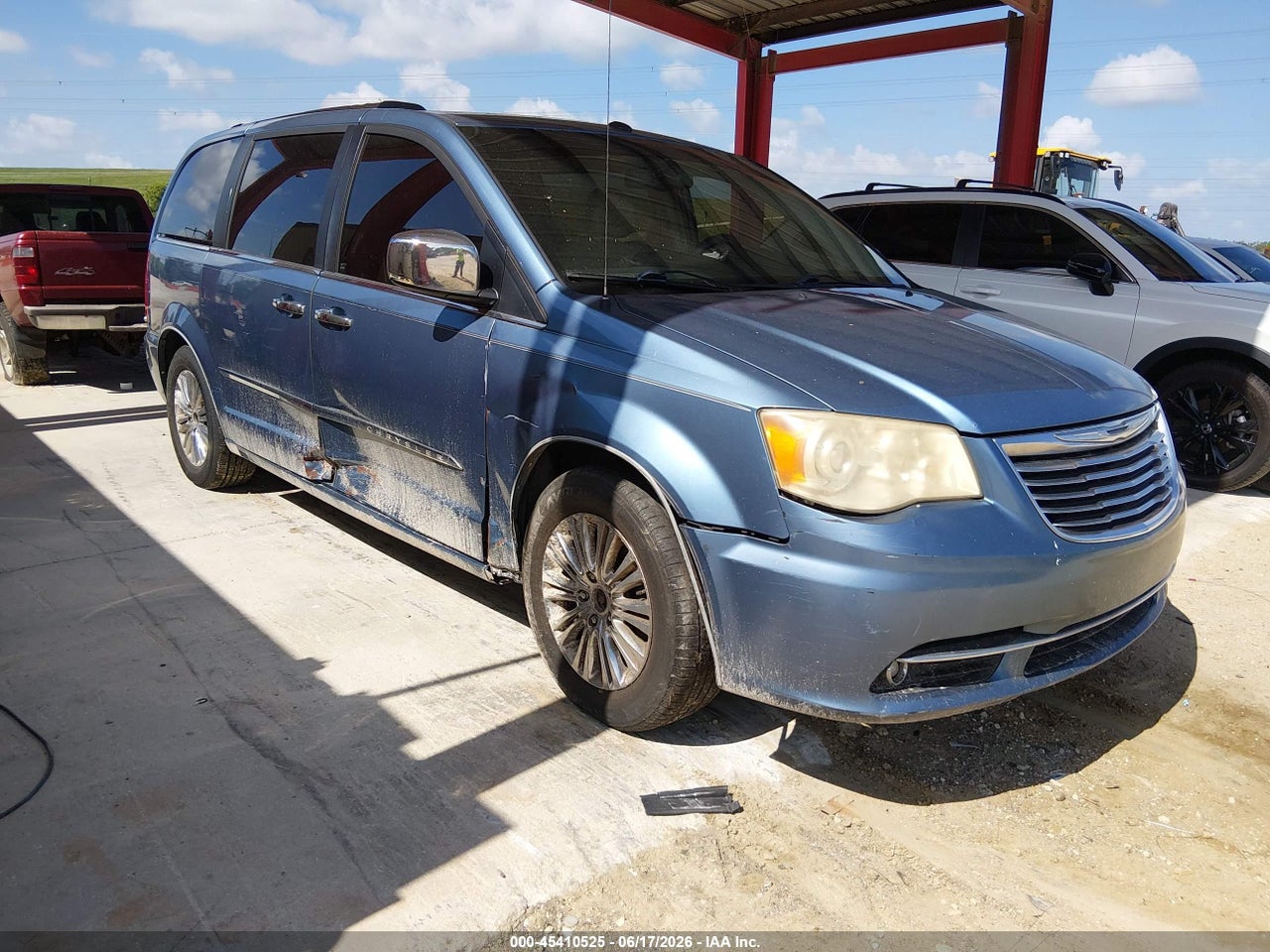2A4RR6DG2BR****** · 2011 CHRYSLER TOWN &amp; COUNTRY LIMITED