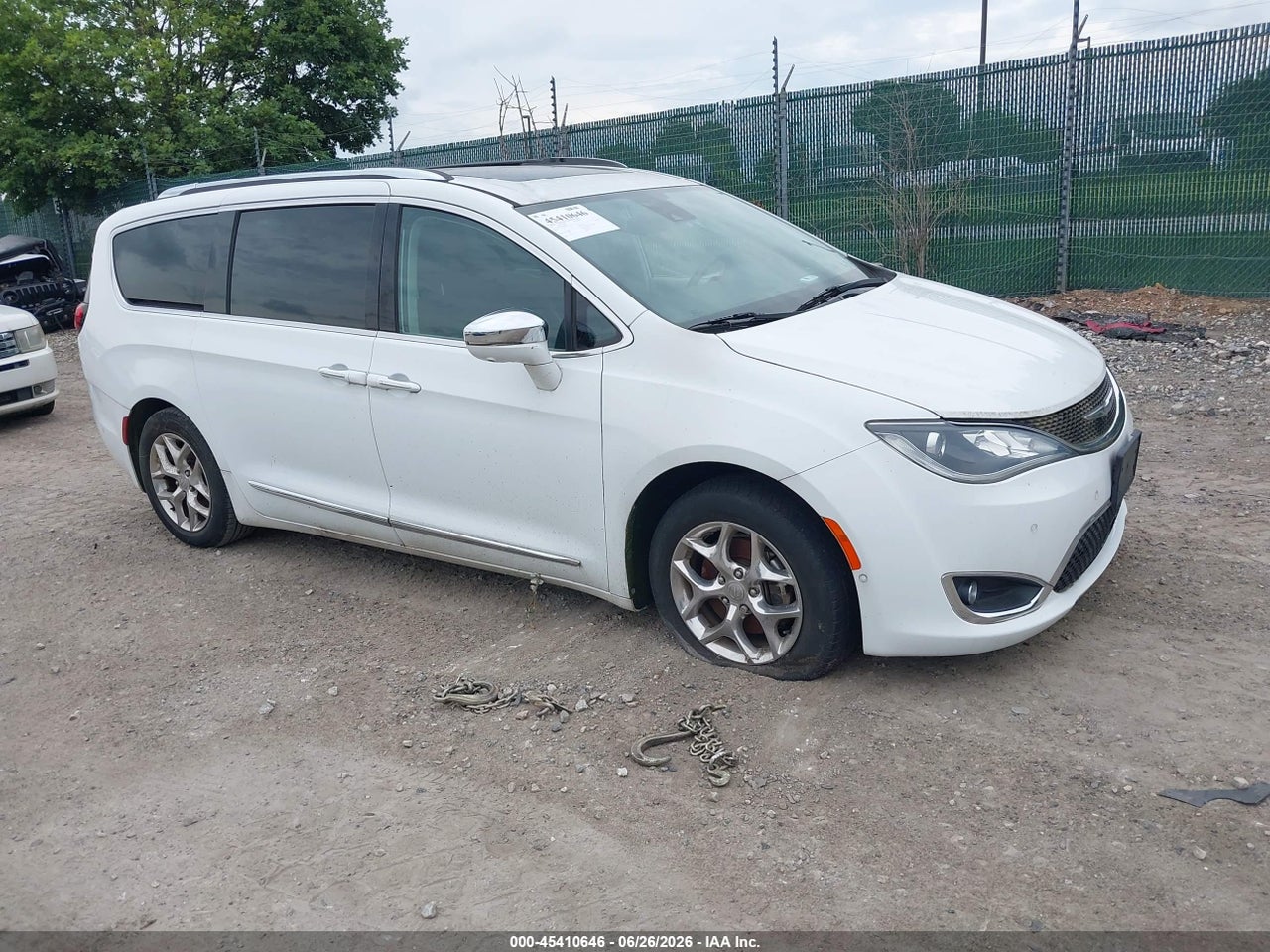 2C4RC1GG9HR****** · 2017 CHRYSLER PACIFICA LIMITED