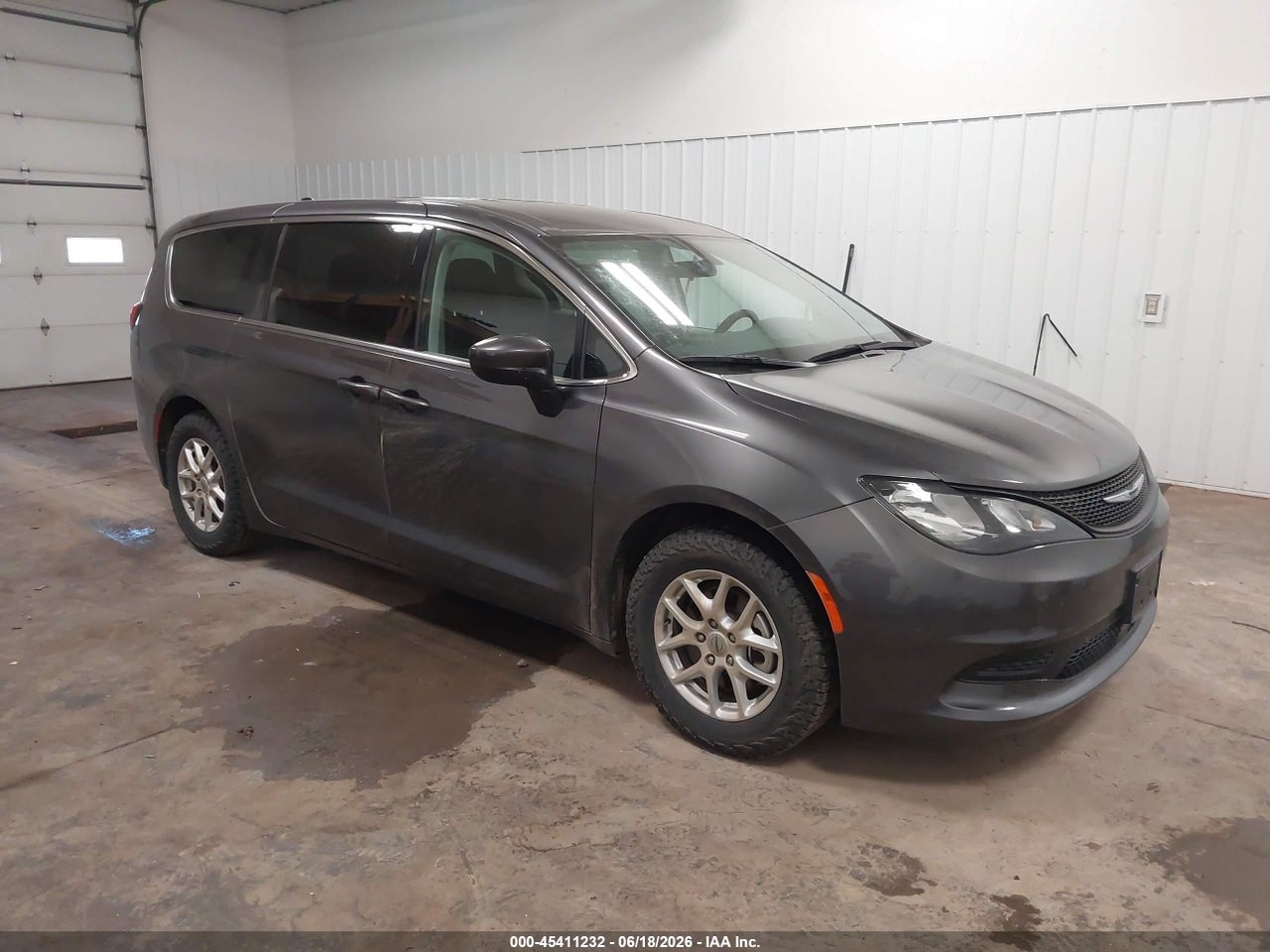 2C4RC1CG6NR****** · 2022 CHRYSLER VOYAGER LX