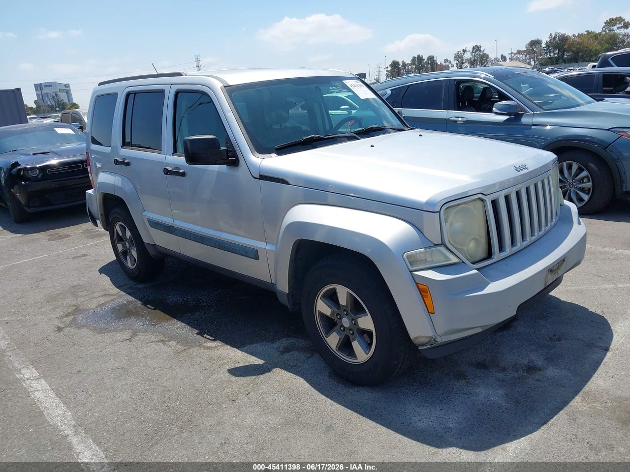 1J8GP28K38W****** · 2008 JEEP LIBERTY SPORT