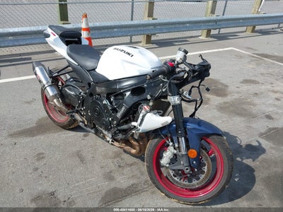 JS1GN7FA6R7****** · 2024 SUZUKI GSX-R600