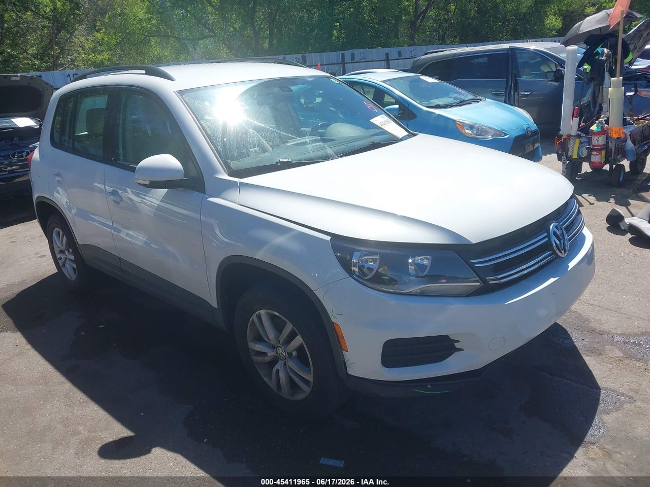 WVGBV7AX4HK****** · 2017 VOLKSWAGEN TIGUAN 2.0T/2.0T S