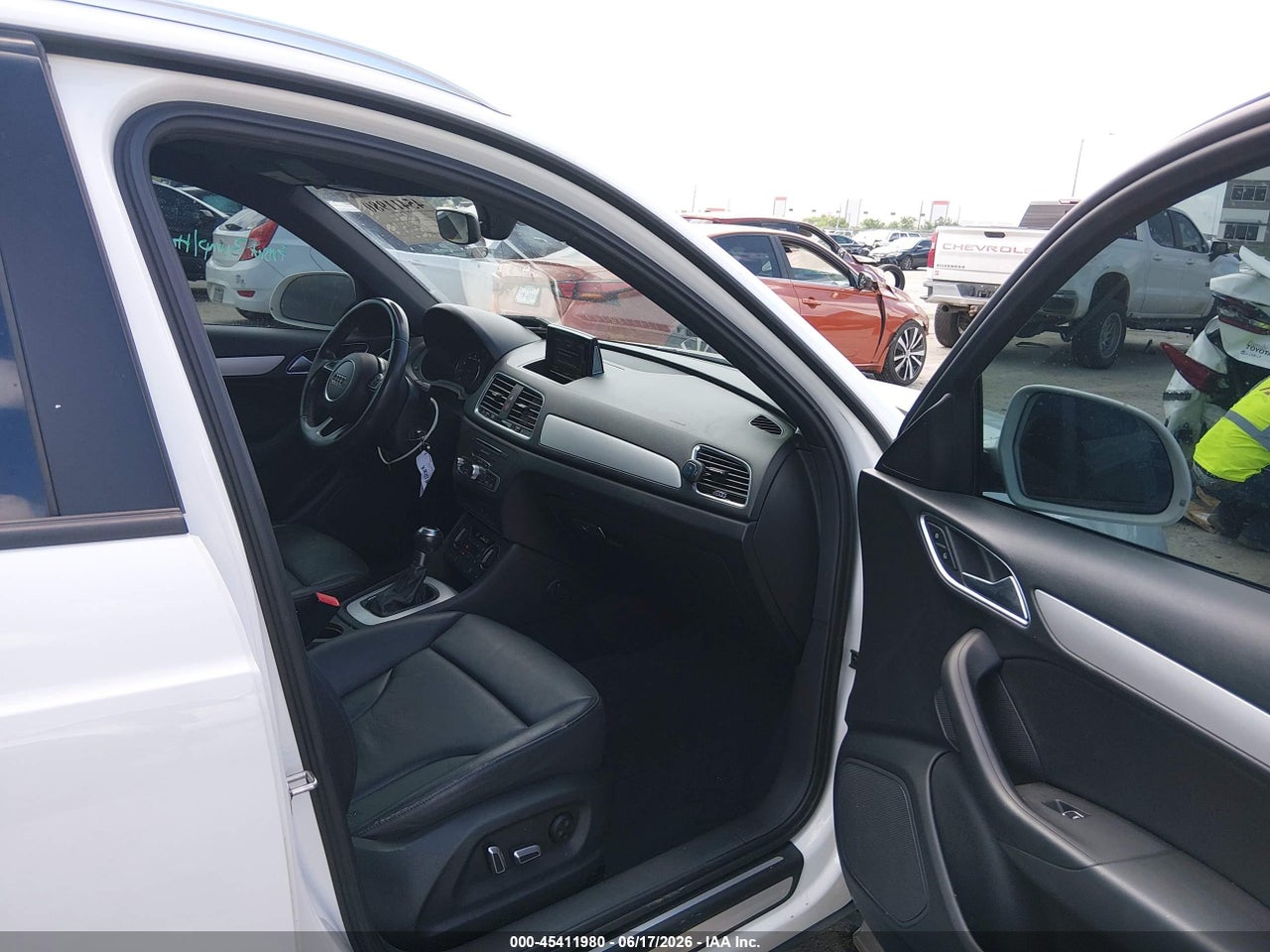 2018 AUDI Q3 2.0T PREMIUM/2.0T SPORT PREMIUM · 5/11