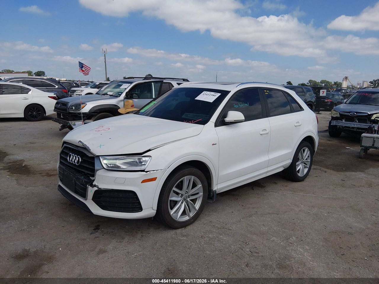 2018 AUDI Q3 2.0T PREMIUM/2.0T SPORT PREMIUM · 2/11