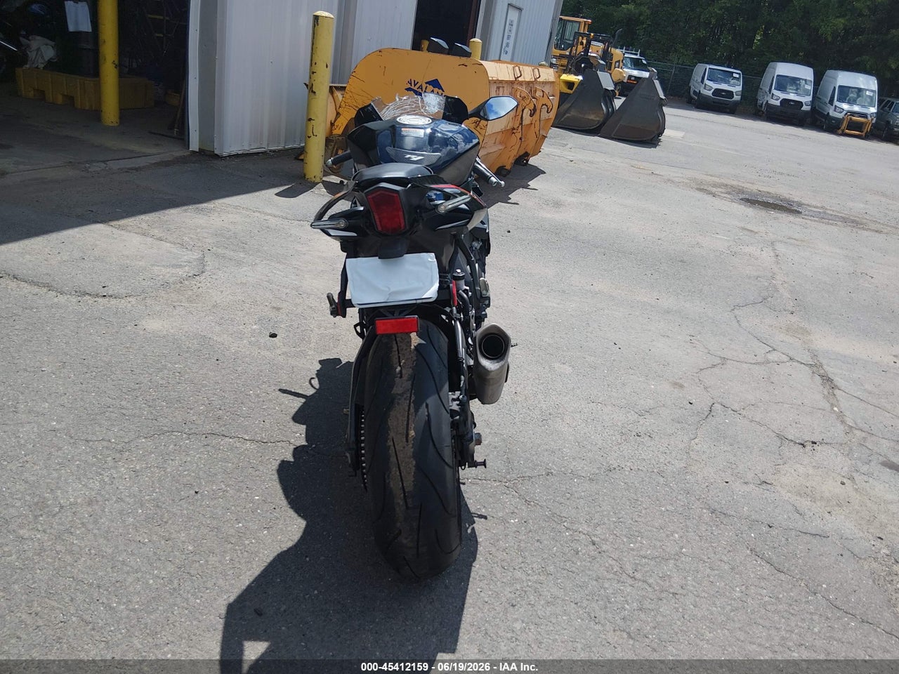 2017 YAMAHA YZFR1   · 6/11