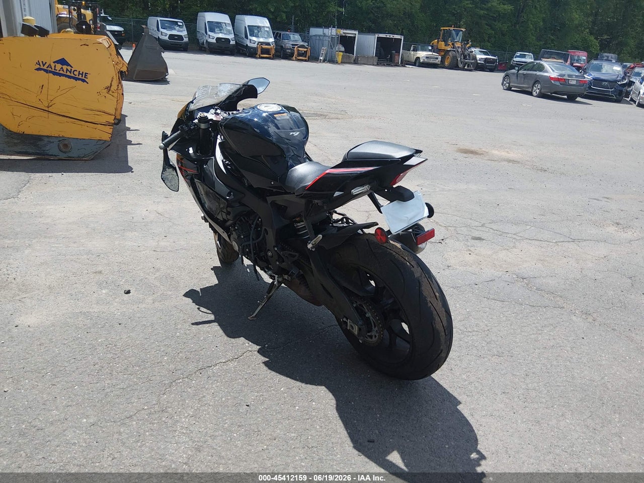 2017 YAMAHA YZFR1   · 3/11
