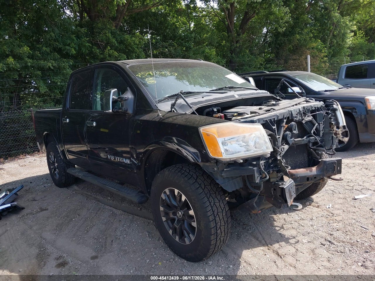 1N6AA0EC5BN****** · 2011 NISSAN TITAN SL