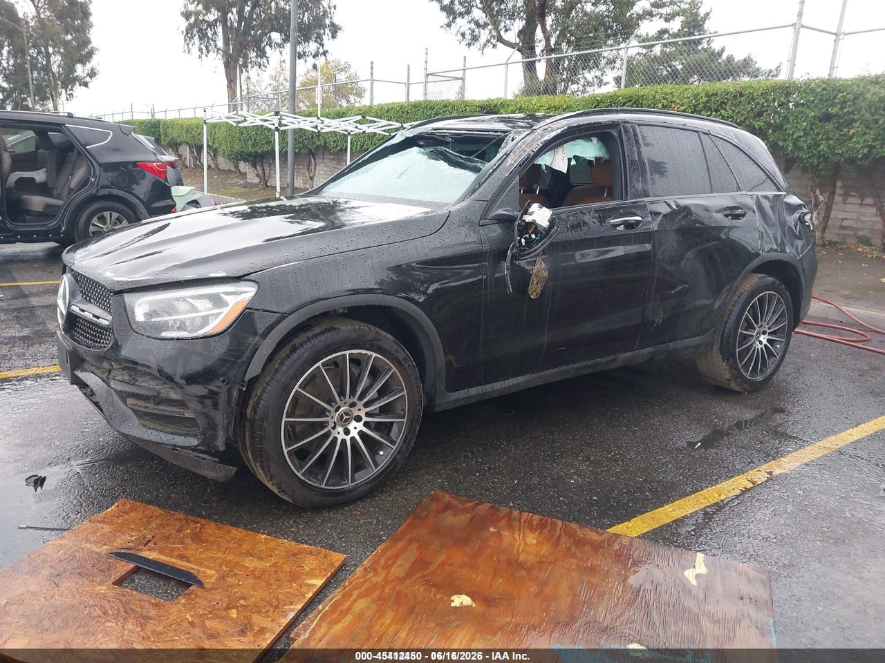 2021 MERCEDES-BENZ GLC 300 SUV · 2/10