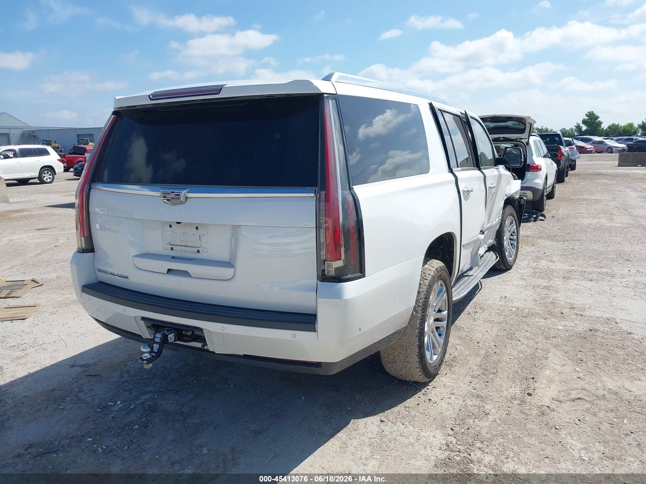 2017 CADILLAC ESCALADE ESV STANDARD · 4/10