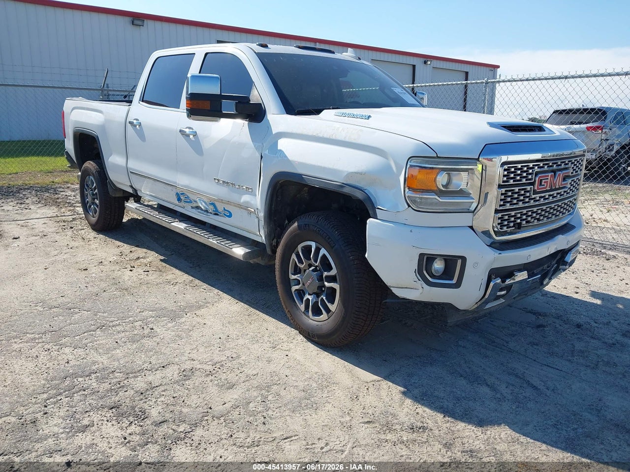 1GT12UEY4JF****** · 2018 GMC SIERRA 2500HD DENALI