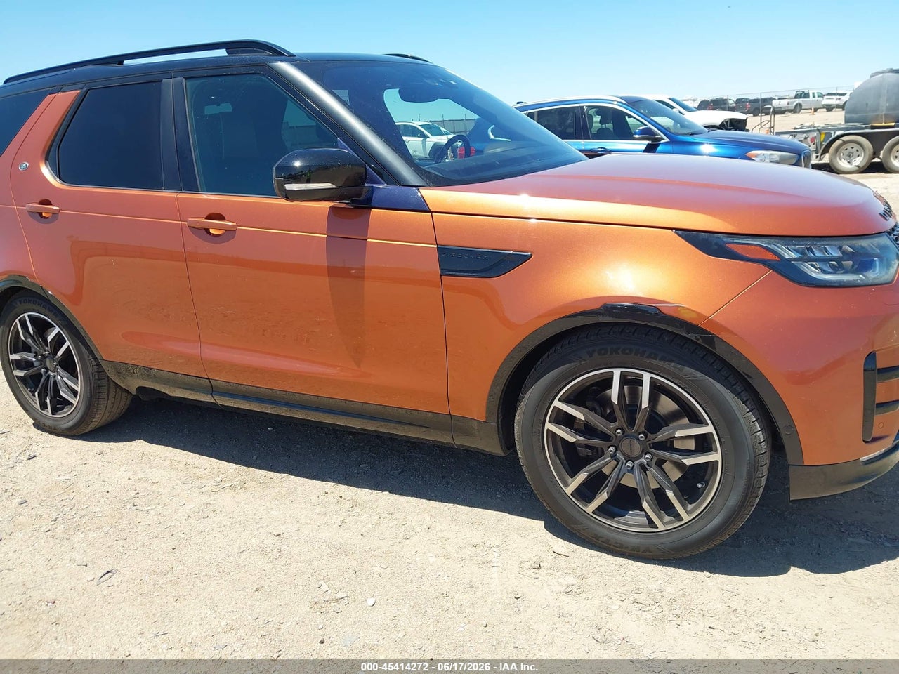 2017 LAND ROVER DISCOVERY HSE LUXURY · 6/11