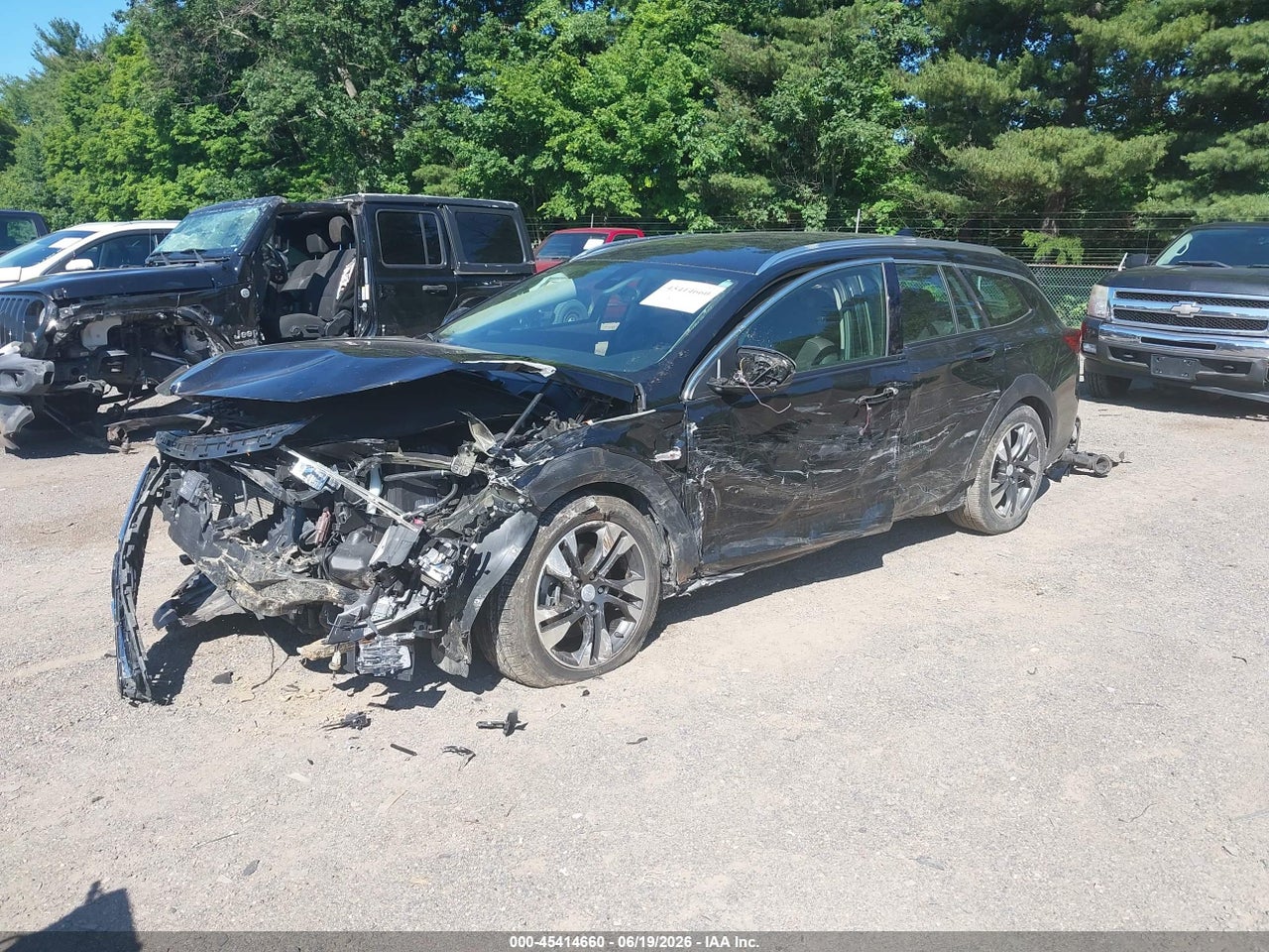 2018 BUICK REGAL TOURX ESSENCE · 2/10