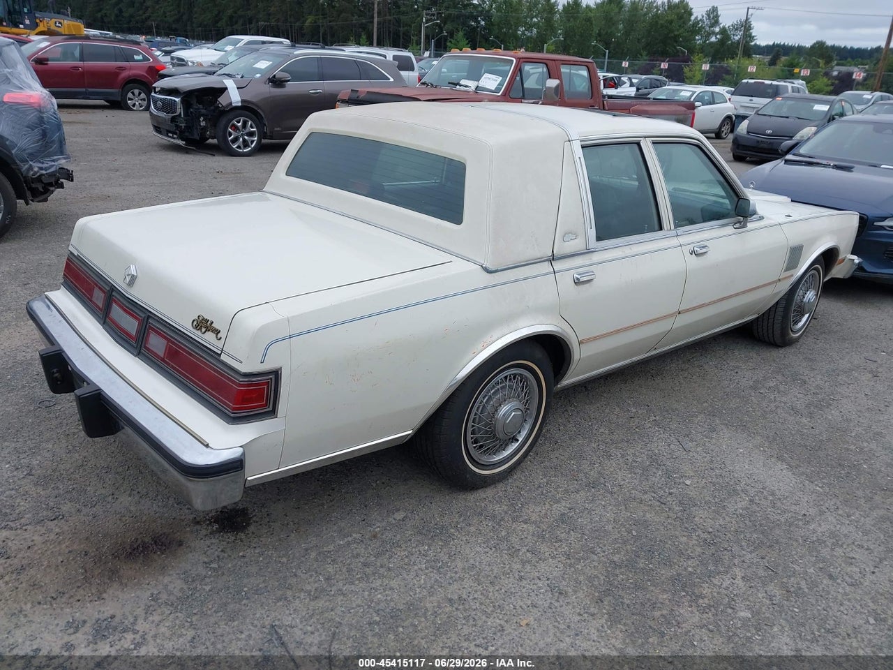 1986 CHRYSLER FIFTH AVENUE · 4/11