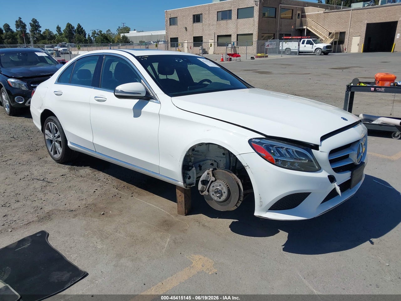 55SWF8DB0KU****** · 2019 MERCEDES-BENZ C 300