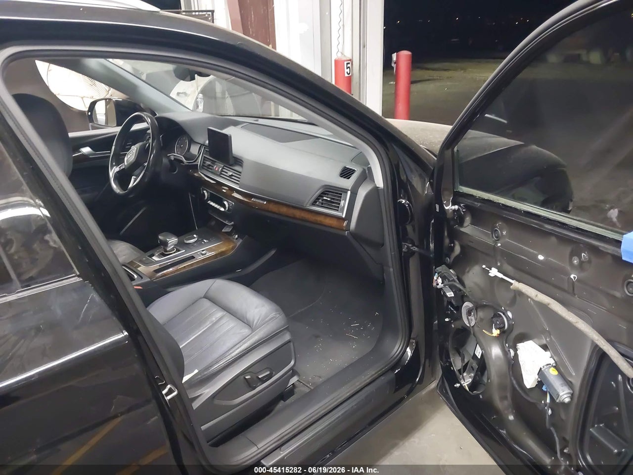 2018 AUDI Q5 2.0T PREMIUM/2.0T TECH PREMIUM · 5/11