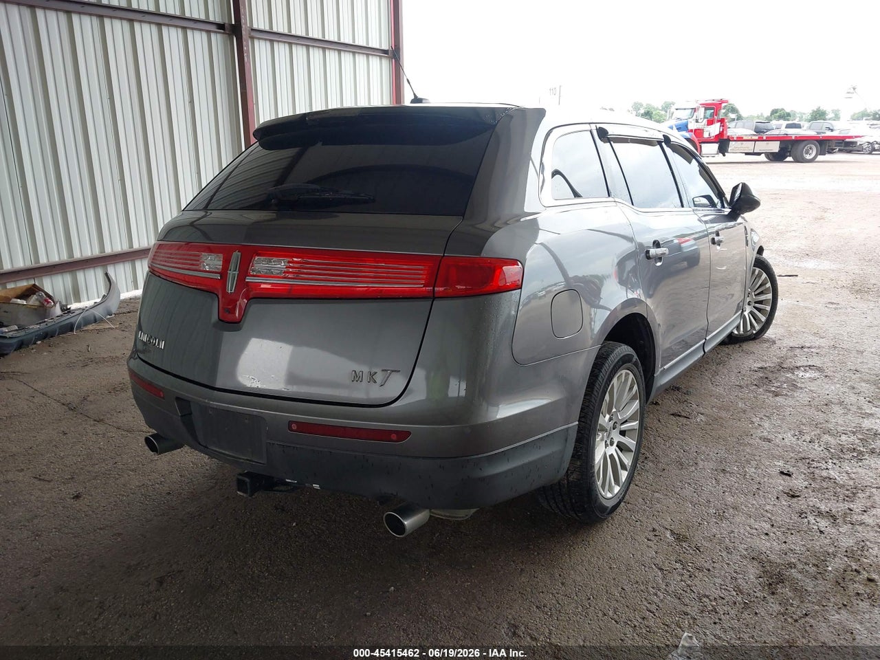 2010 LINCOLN MKT   · 4/11