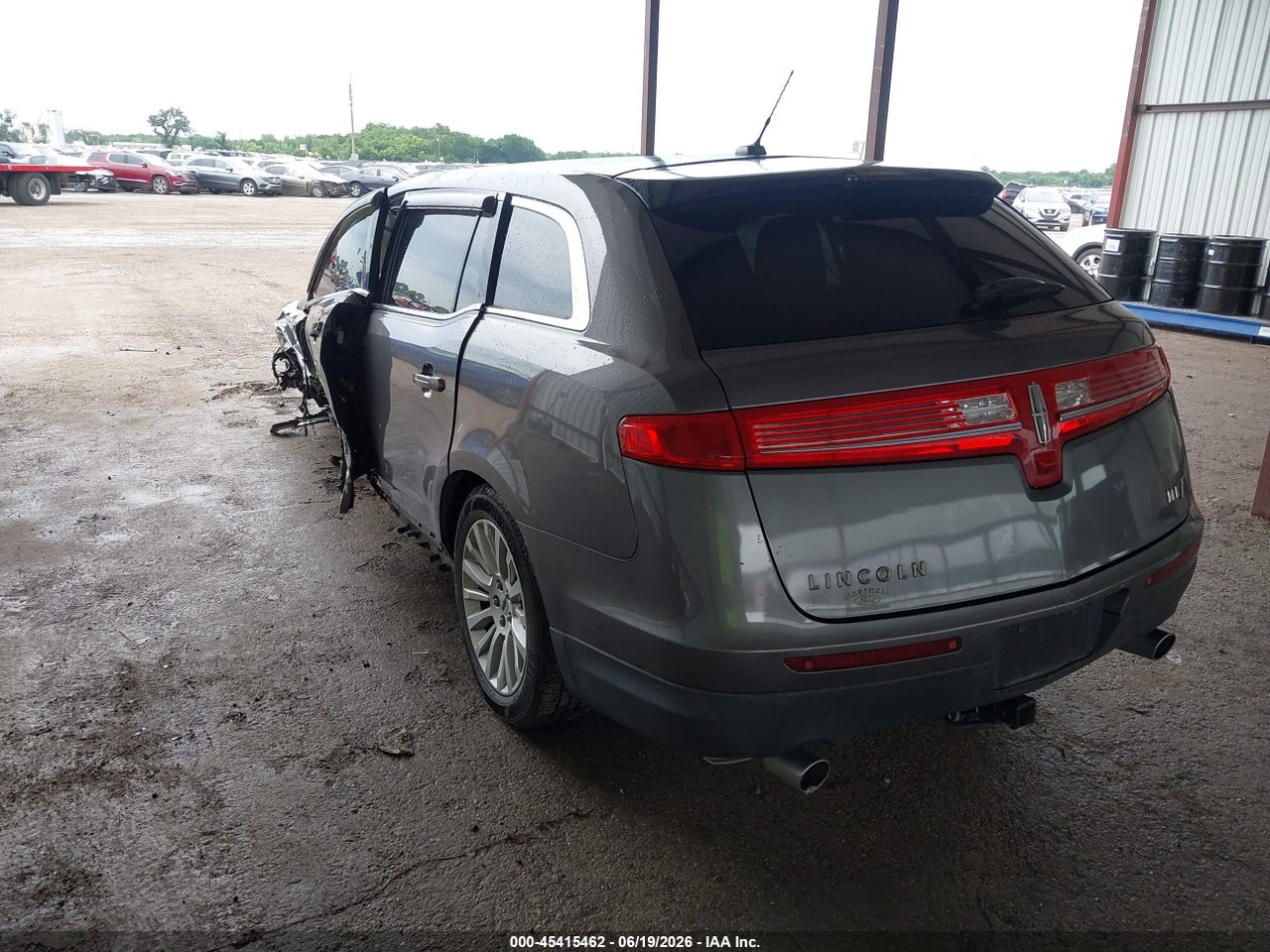 2010 LINCOLN MKT   · 3/11