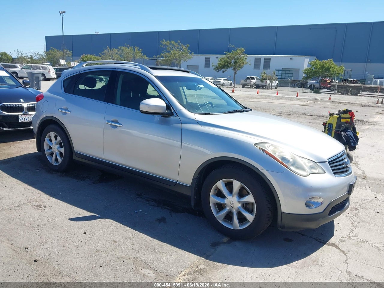 JN1AJ0HR5AM****** · 2010 INFINITI EX35 JOURNEY