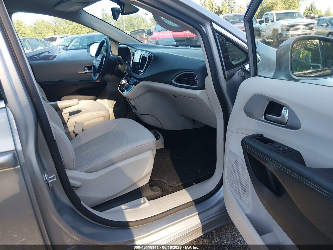 2018 CHRYSLER PACIFICA HYBRID TOURING PLUS · 5/11
