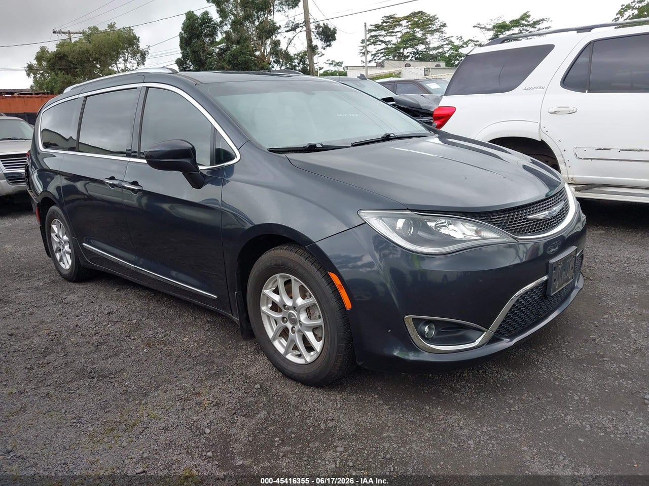 2C4RC1BG2LR****** · 2020 CHRYSLER PACIFICA TOURING L