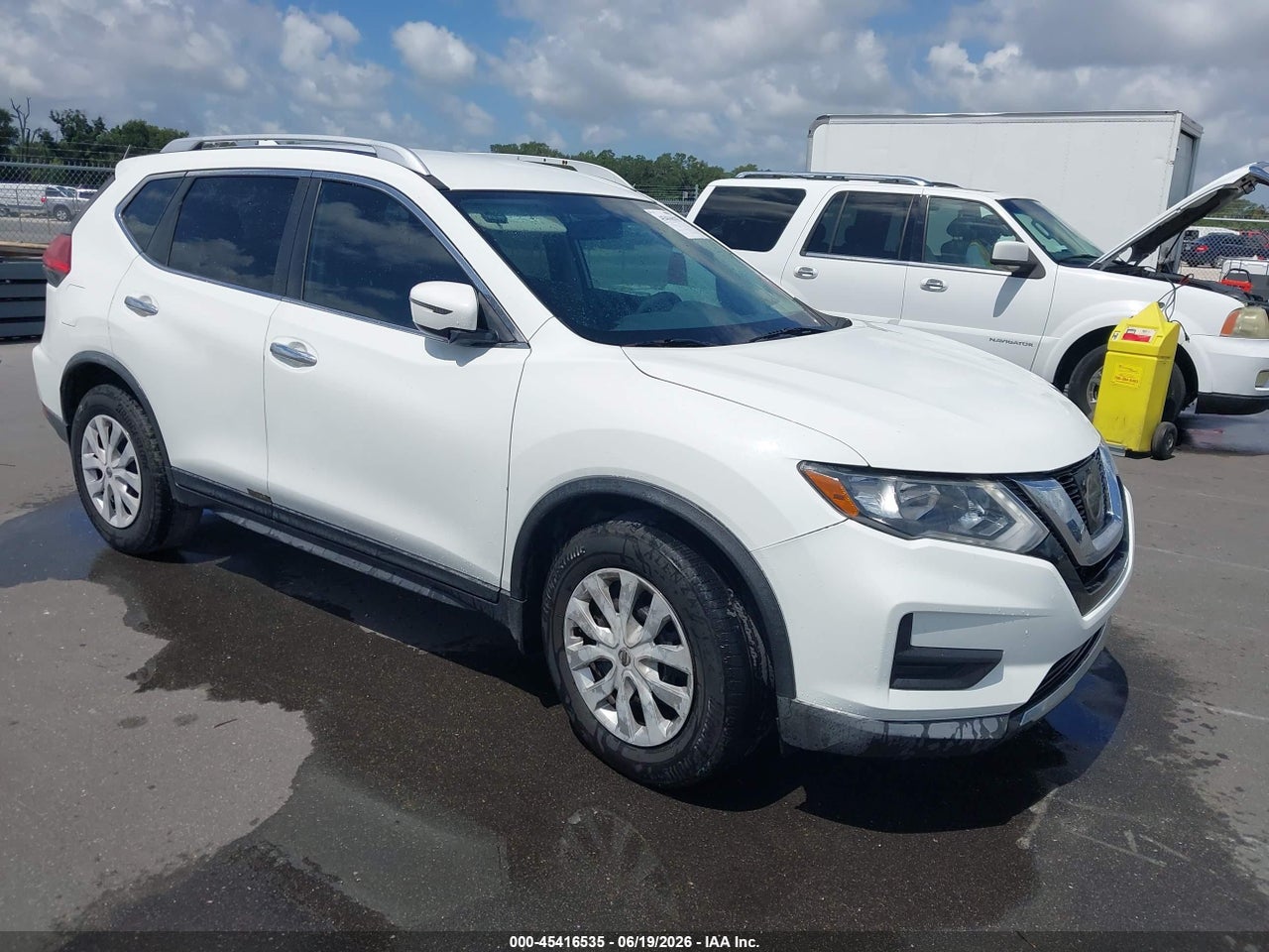 KNMAT2MT6HP****** · 2017 NISSAN ROGUE S