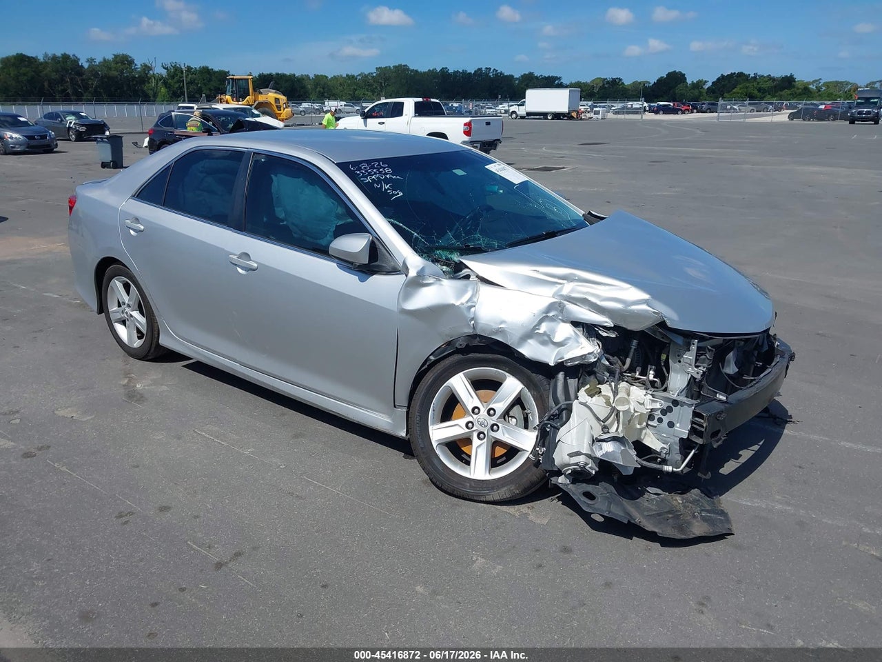 4T1BF1FK2EU****** · 2014 TOYOTA CAMRY SE