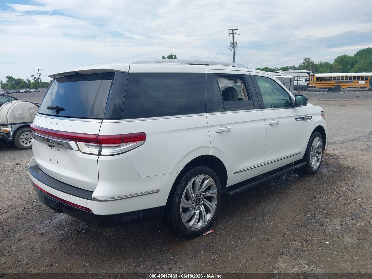 2024 LINCOLN NAVIGATOR RESERVE · 4/11