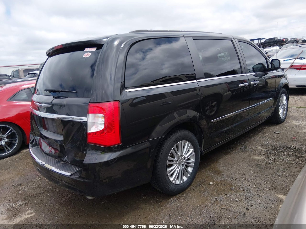 2015 CHRYSLER TOWN &amp; COUNTRY TOURING-L · 4/11