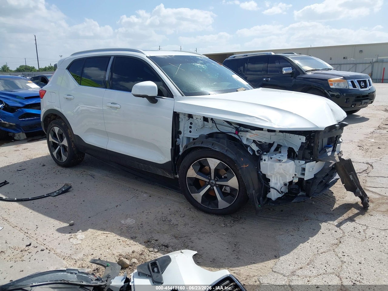 YV4L12UE1S2****** · 2025 VOLVO XC40 B5 PLUS BRIGHT THEME