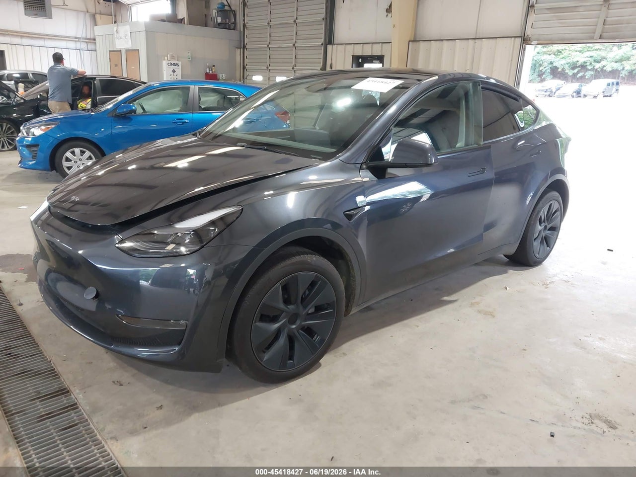 2025 TESLA MODEL Y LONG RANGE DUAL MOTOR ALL-WHEEL DRIVE · 2/10