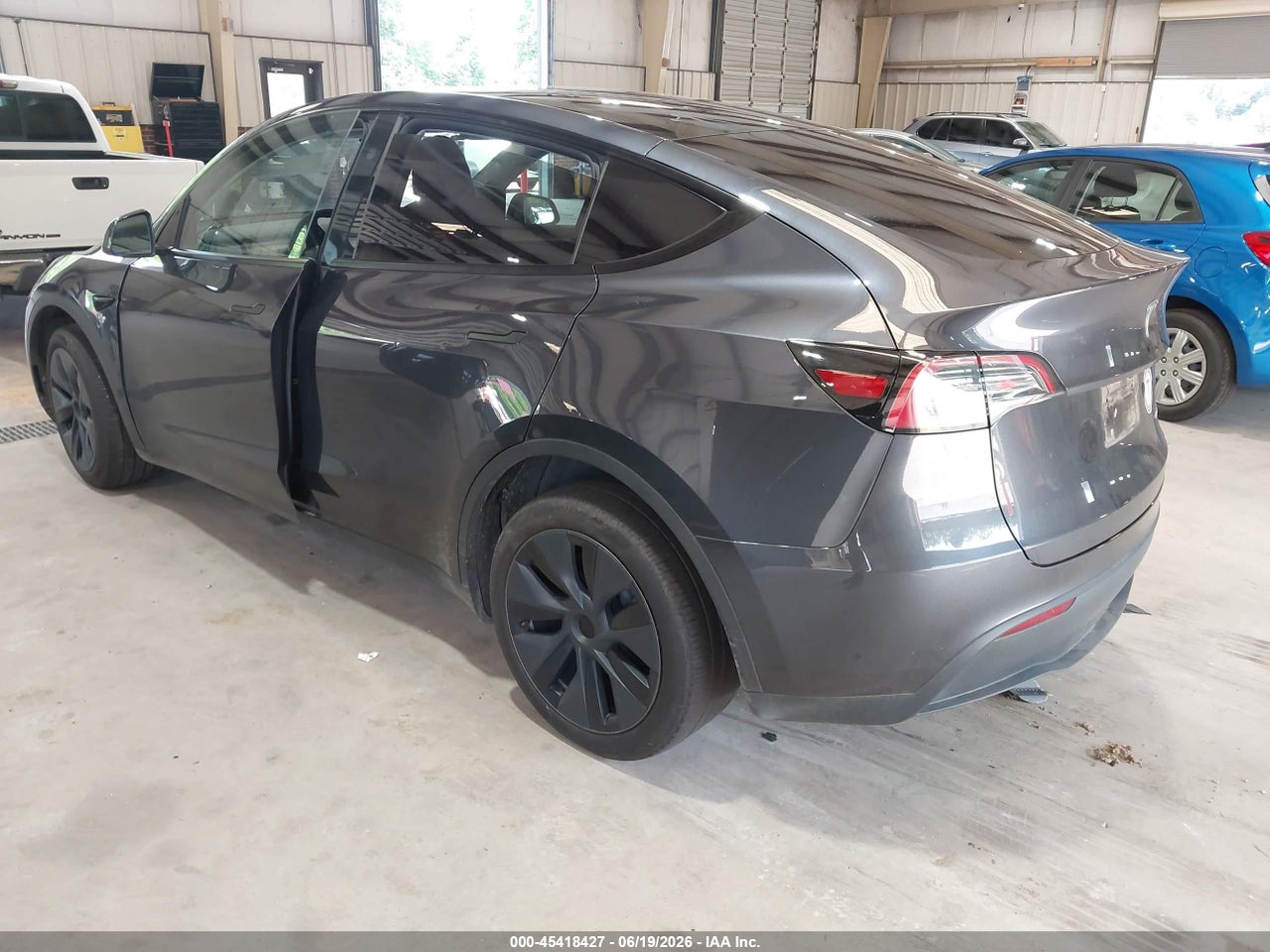 2025 TESLA MODEL Y LONG RANGE DUAL MOTOR ALL-WHEEL DRIVE · 3/10