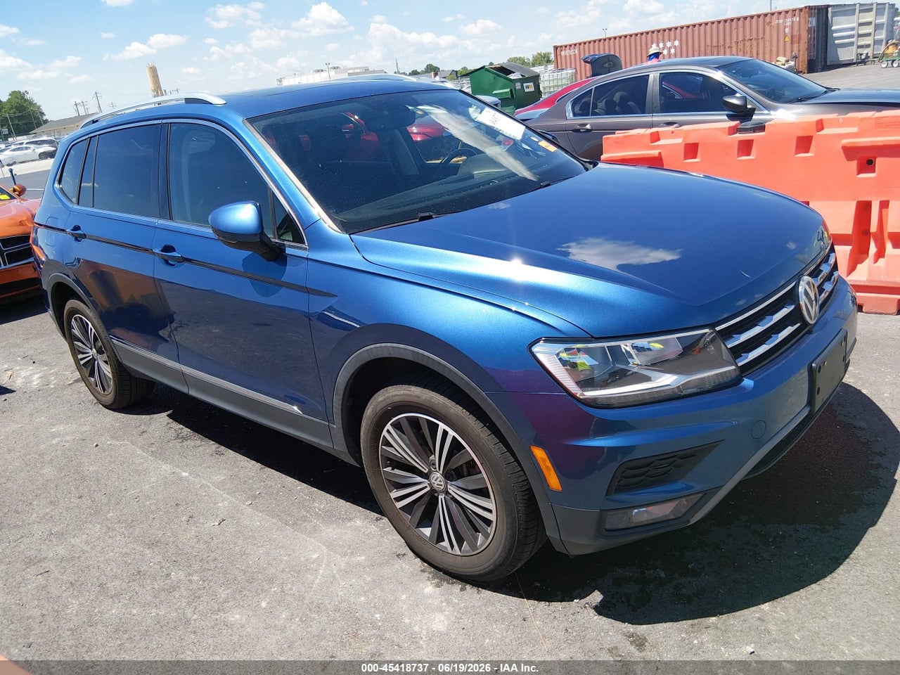 3VV2B7AX7JM****** · 2018 VOLKSWAGEN TIGUAN 2.0T SE/2.0T SEL