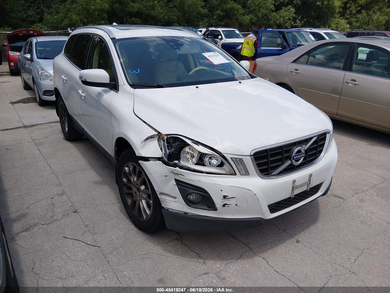 YV4992DZ2A2****** · 2010 VOLVO XC60 T6/T6 R-DESIGN
