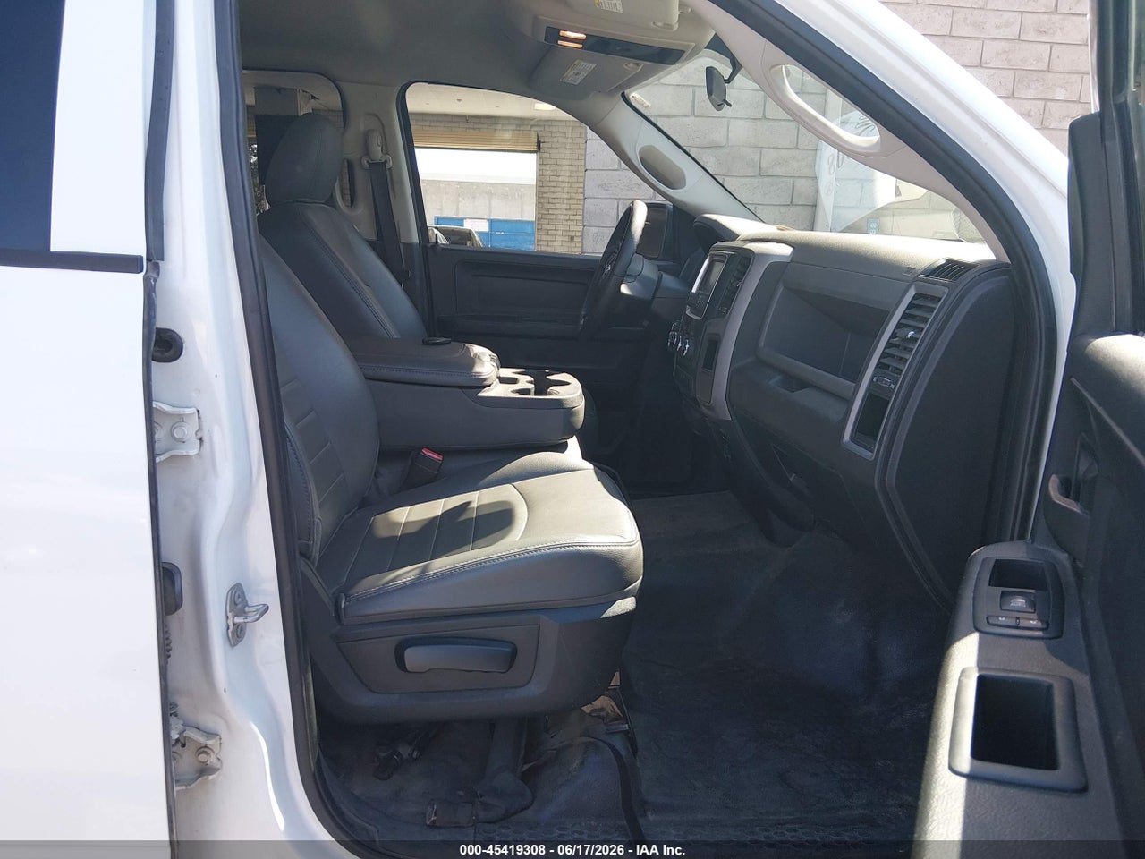 2018 RAM 1500 TRADESMAN  4X2 5'7 BOX · 5/11