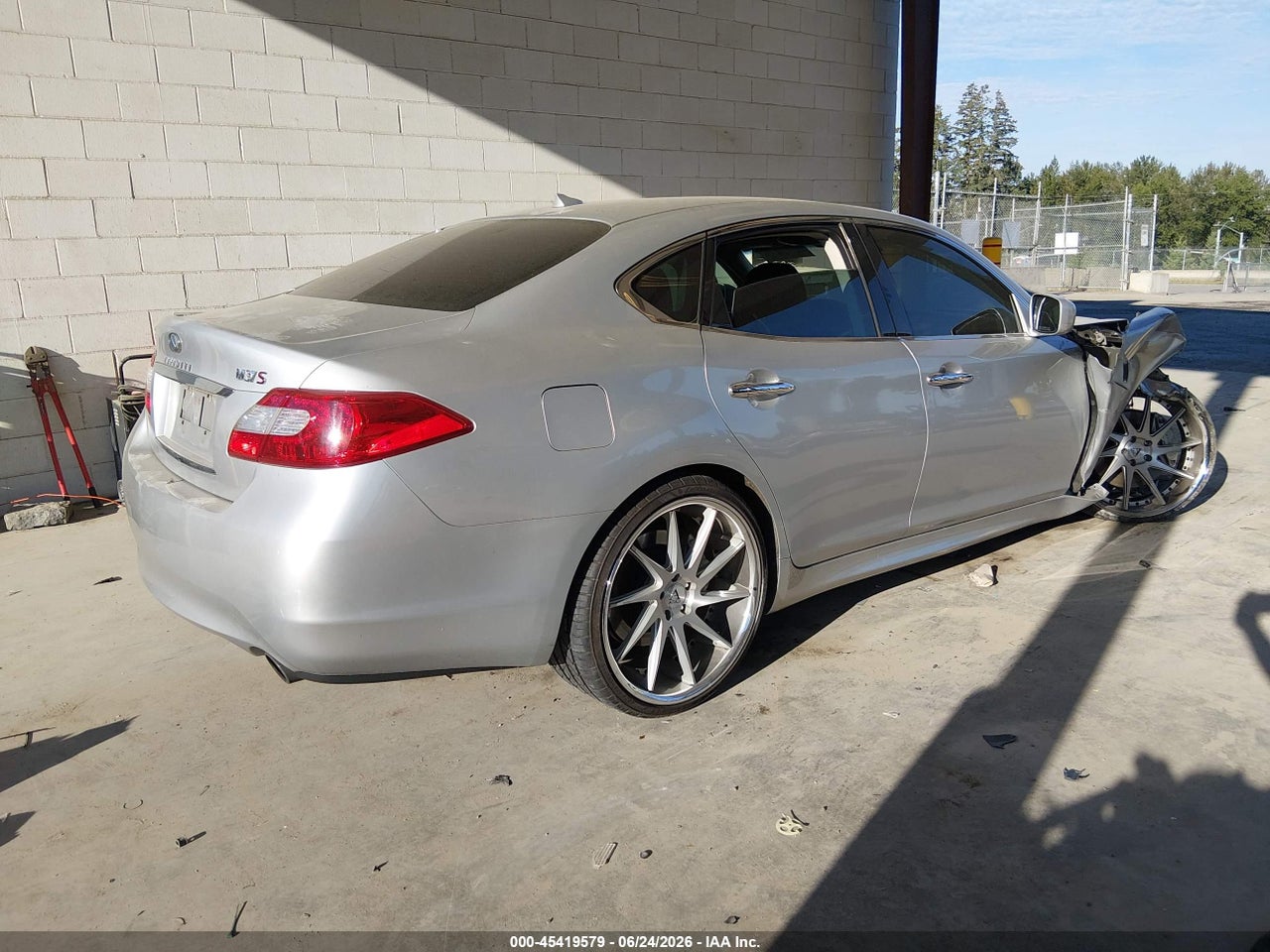 2012 INFINITI M37 · 4/11