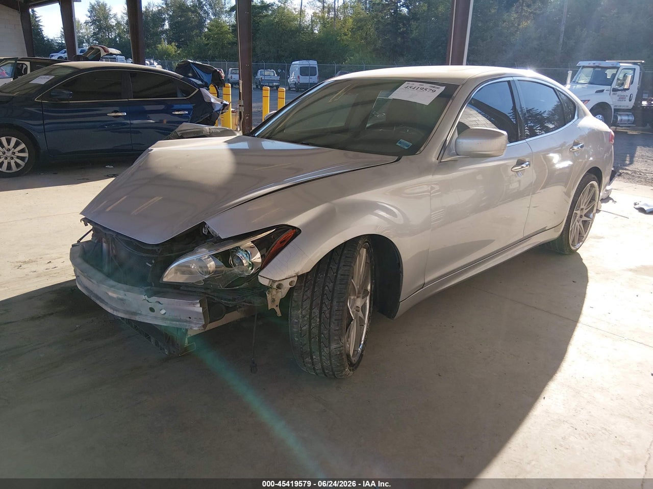 2012 INFINITI M37 · 2/11