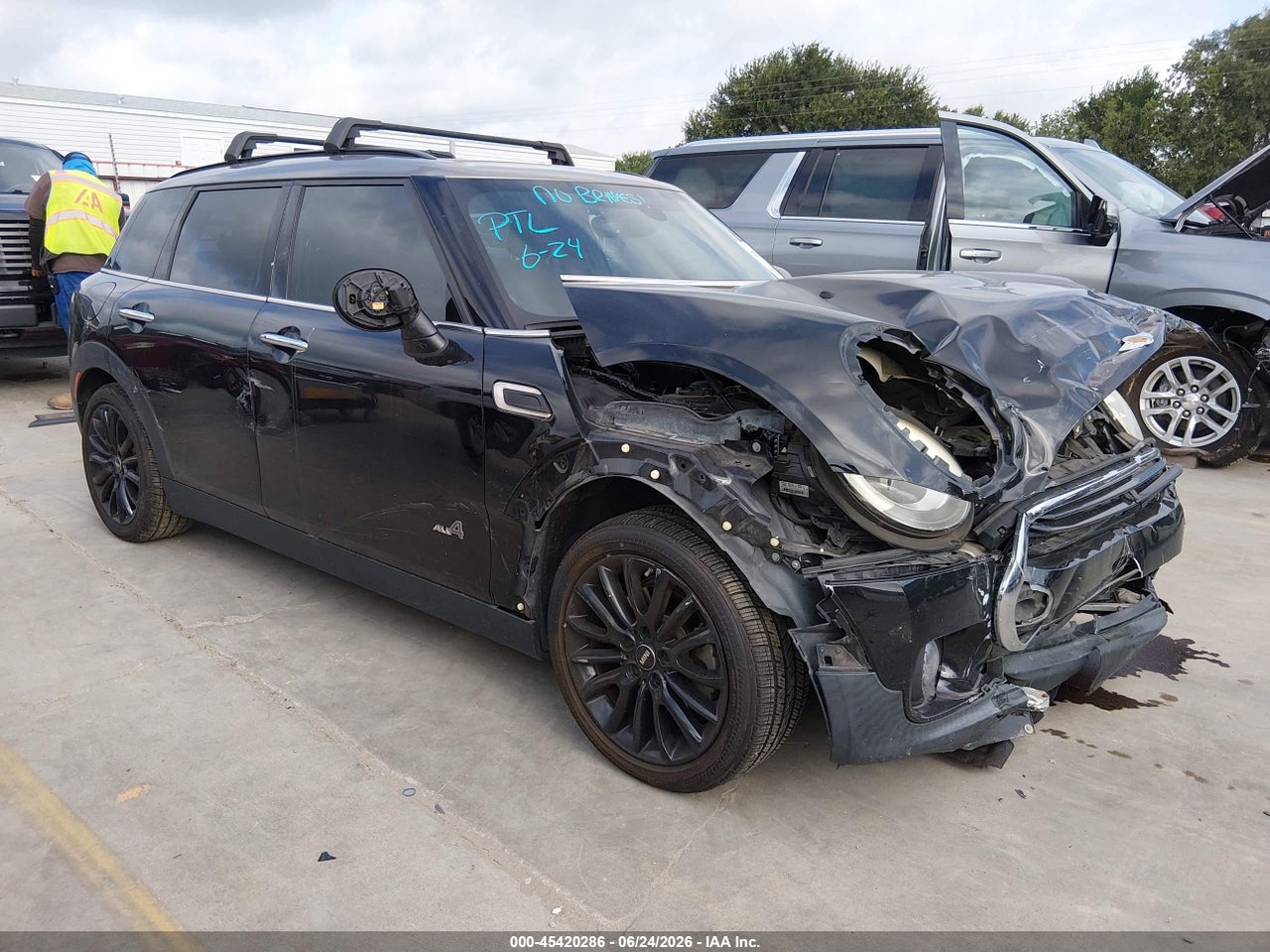 WMWLU1C55H2****** · 2017 MINI CLUBMAN COOPER
