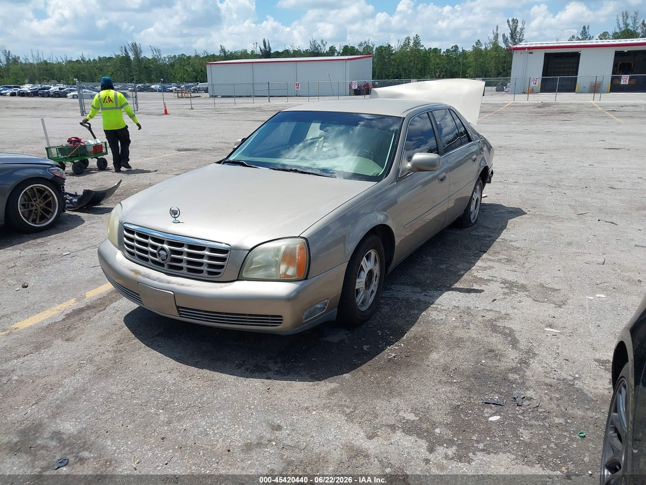 2002 CADILLAC DEVILLE   · 2/11