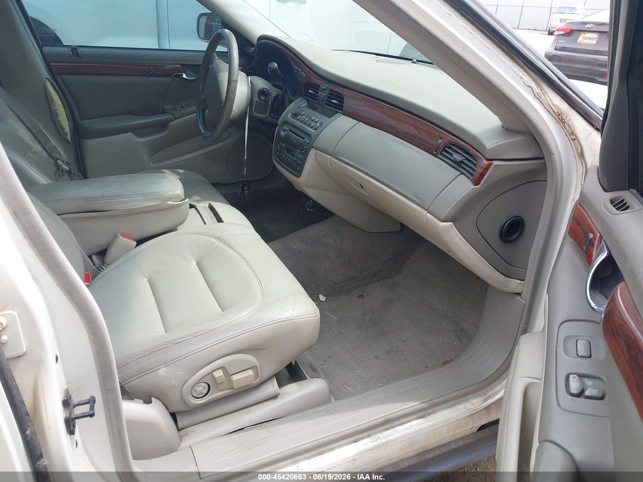 2000 CADILLAC DEVILLE STANDARD · 5/11