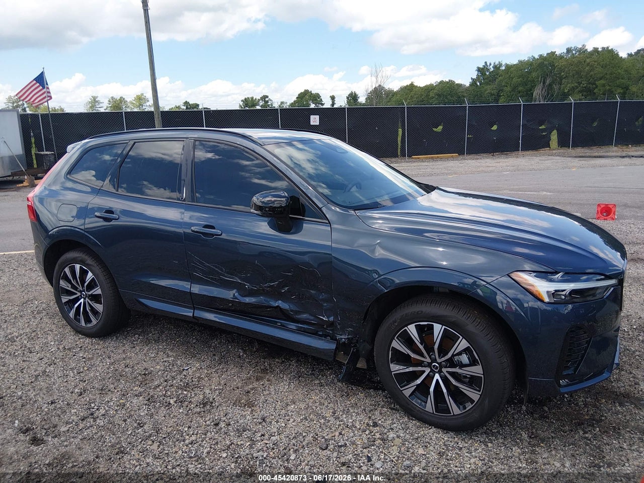 YV4M12RJ5S1****** · 2025 VOLVO XC60 B5 CORE