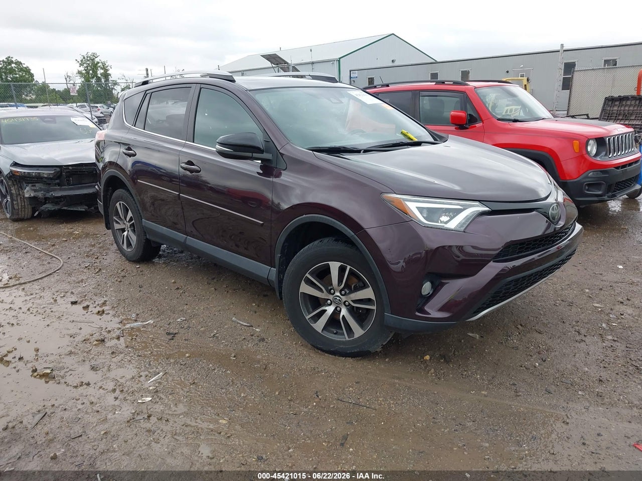 2T3JFREV8HW****** · 2017 TOYOTA RAV4 SE