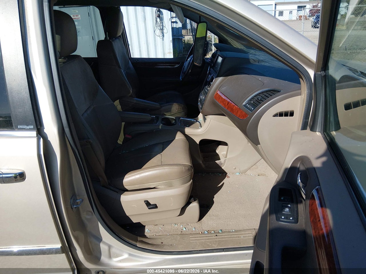 2012 CHRYSLER TOWN &amp; COUNTRY LIMITED · 5/11