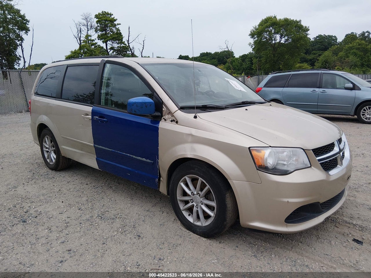 2C4RDGCG1DR****** · 2013 DODGE GRAND CARAVAN SXT