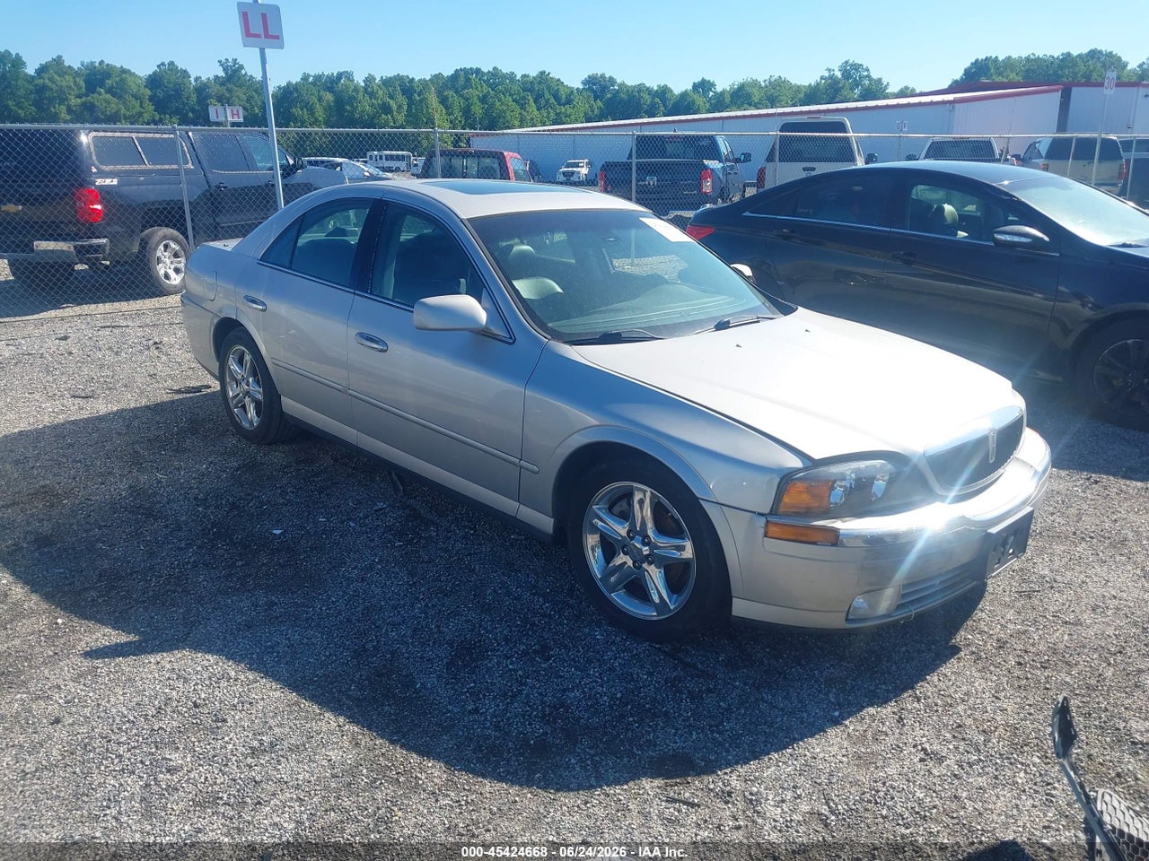 1LNHM86S12Y****** · 2002 LINCOLN LS